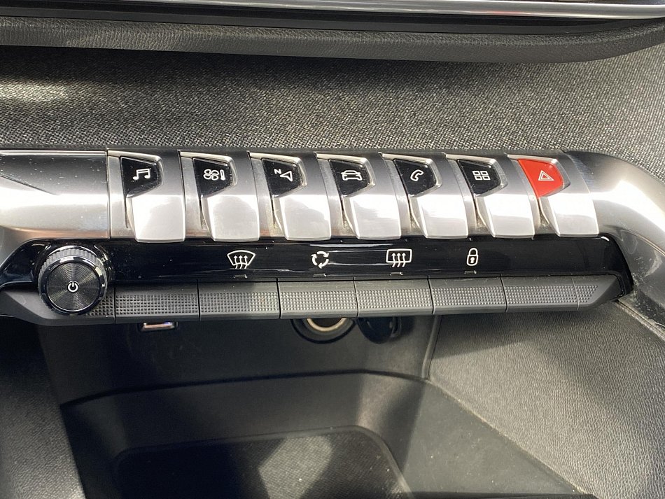 Peugeot 3008 1.2PT Allure