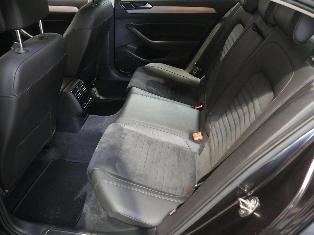 Volkswagen Passat 2.0 TDi 