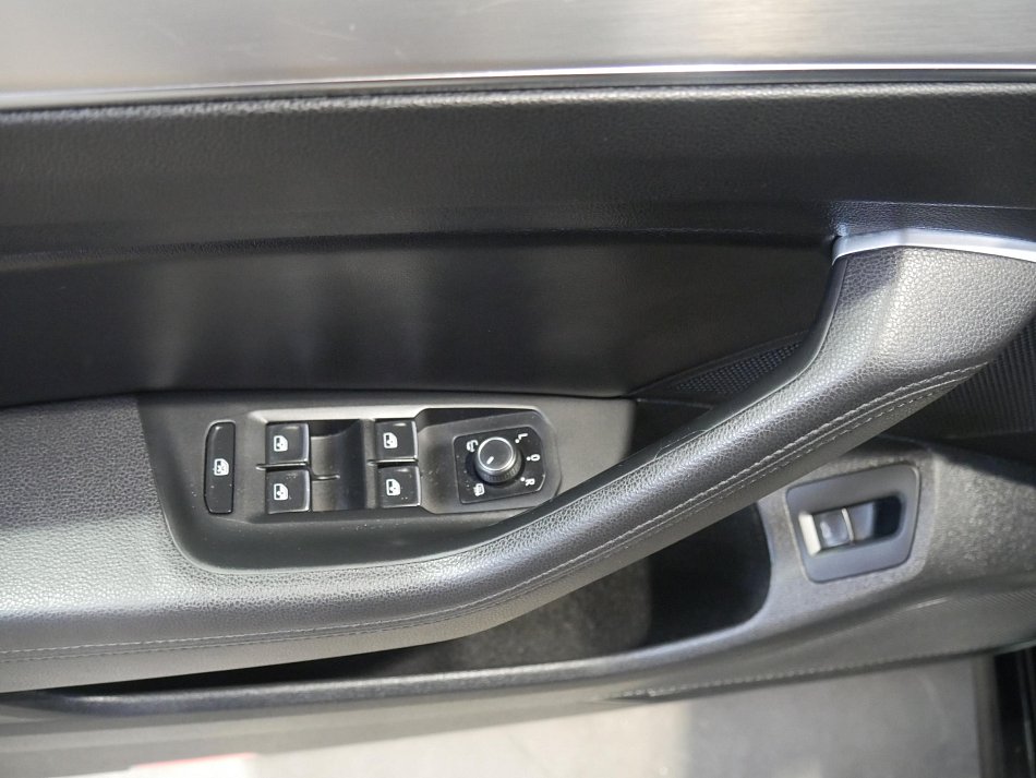 Volkswagen Passat 2.0 TDi 