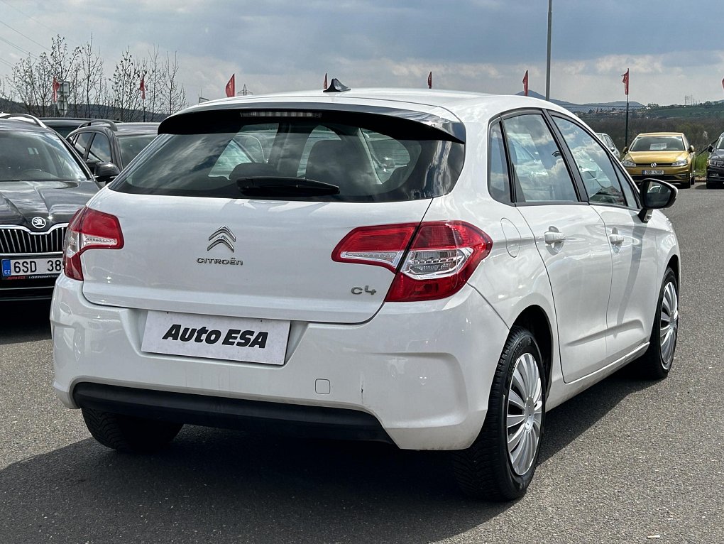 Citroën C4 1.4i 