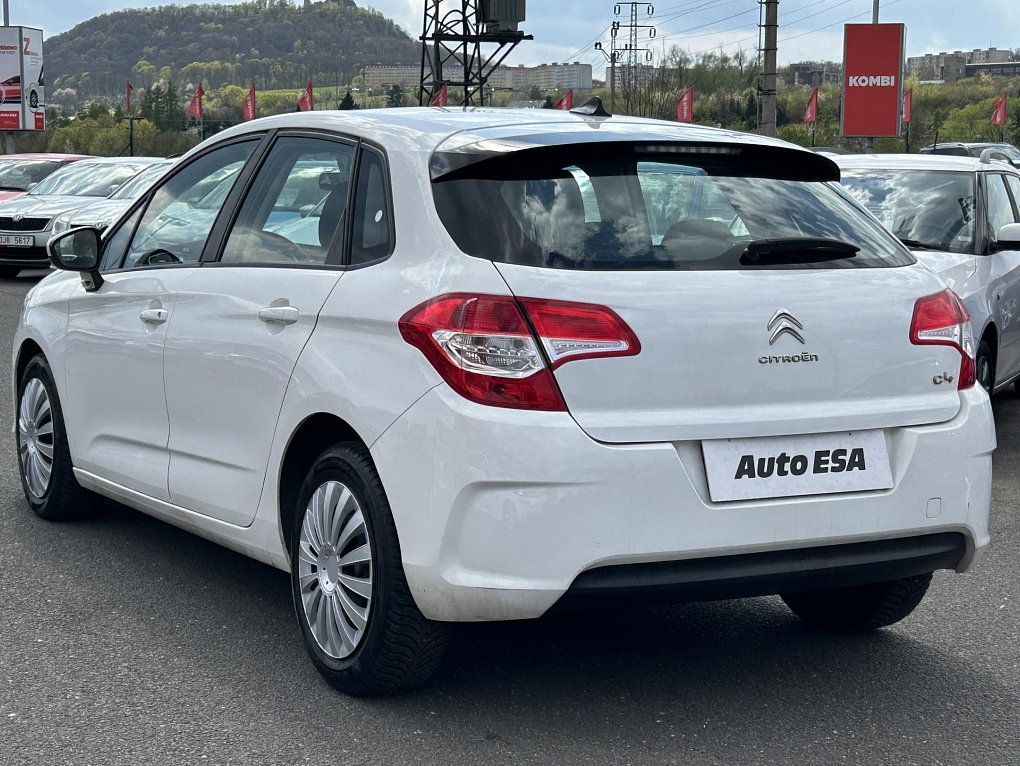 Citroën C4 1.4i 