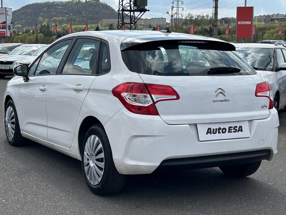 Citroën C4 1.4i 