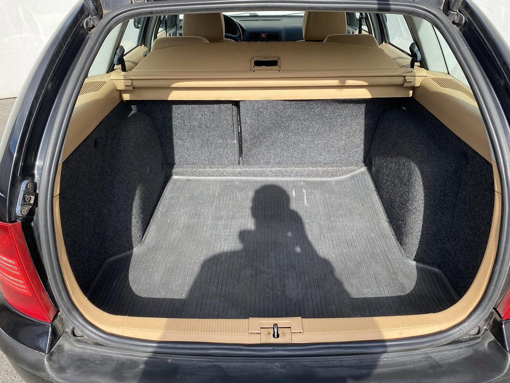 Škoda Octavia 1.6 MPi Elegance