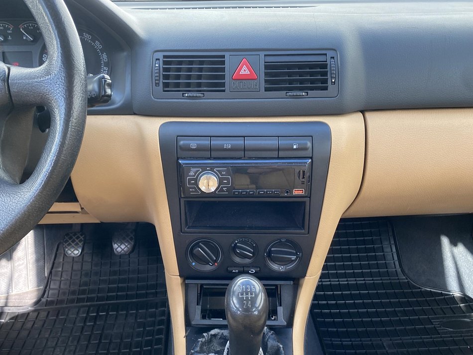 Škoda Octavia 1.6 MPi Elegance