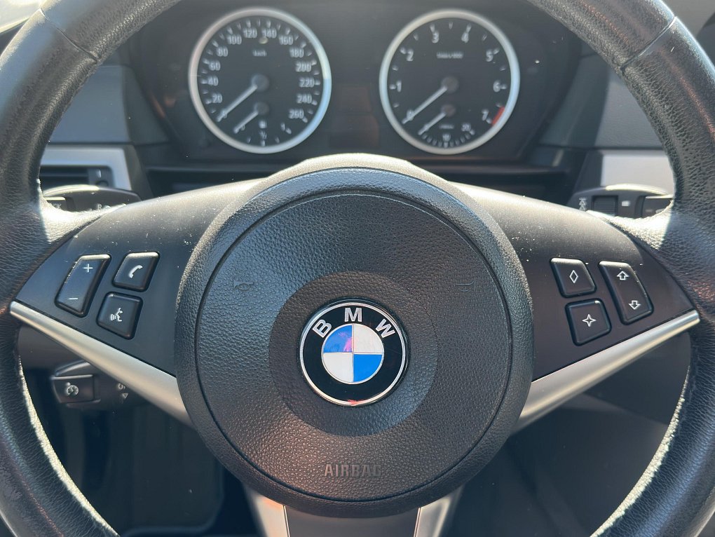 BMW Řada 5 2.5i  523i