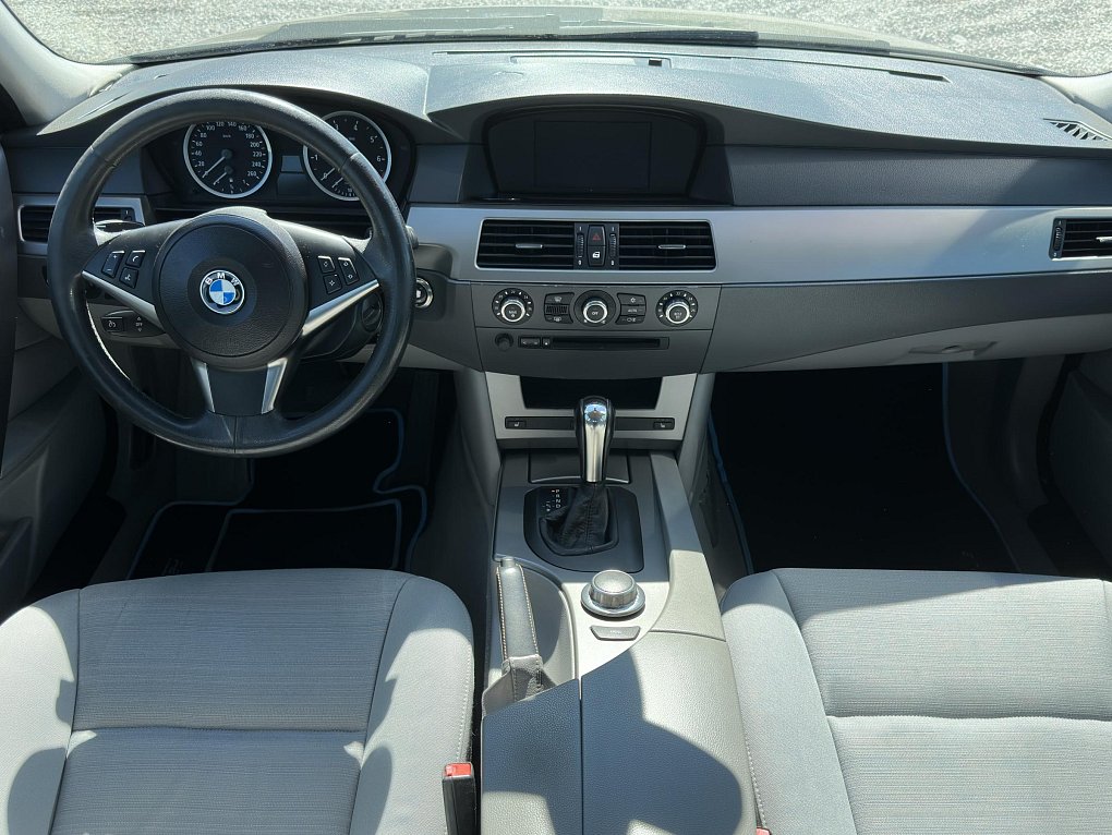 BMW Řada 5 2.5i  523i