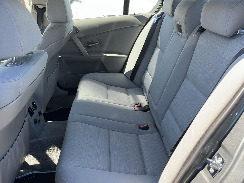 BMW Řada 5 2.5i  523i