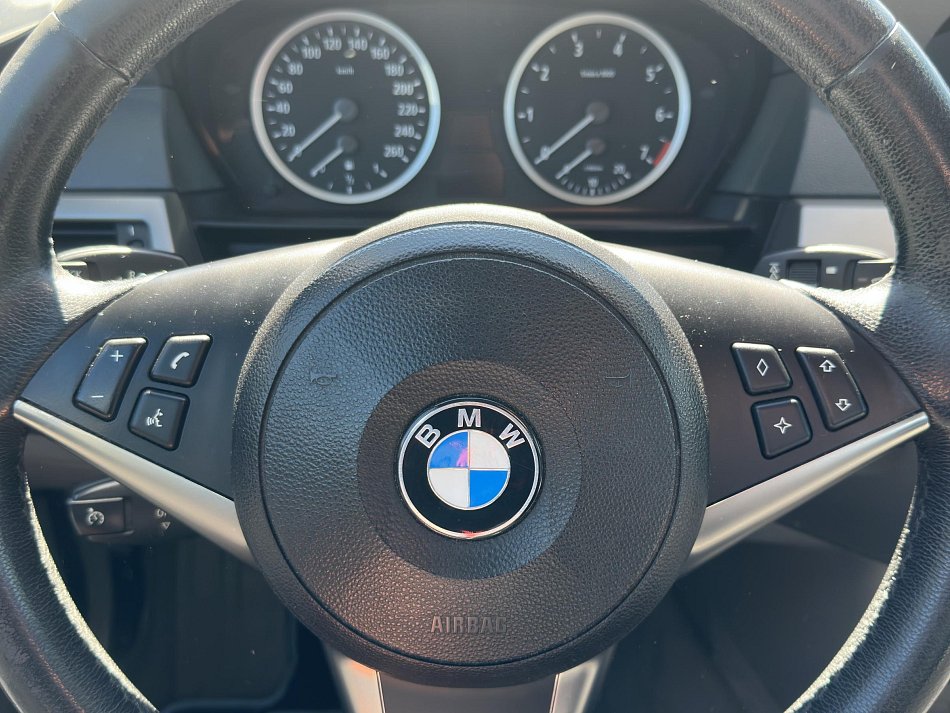 BMW Řada 5 2.5i  523i