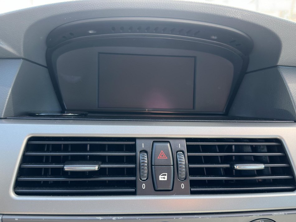 BMW Řada 5 2.5i  523i