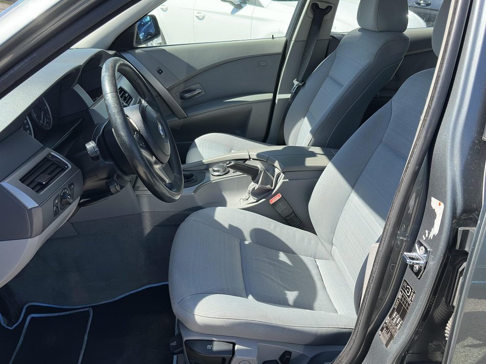 BMW Řada 5 2.5i  523i