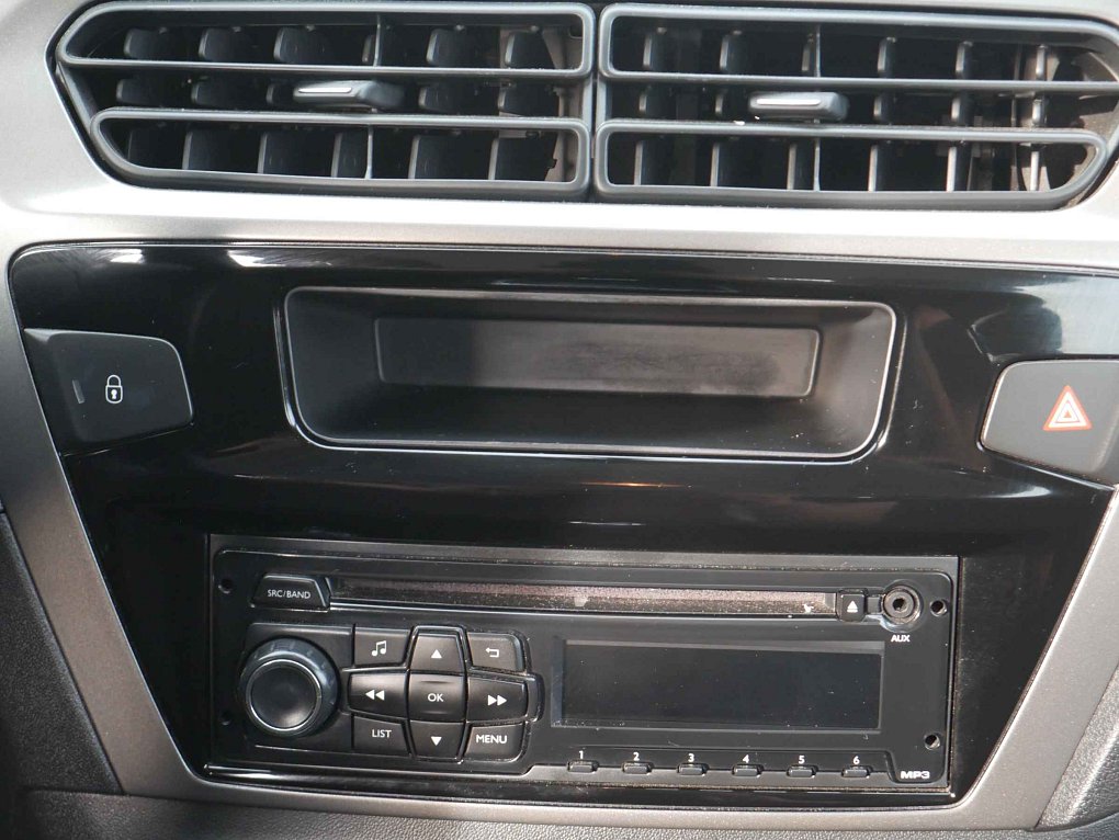 Peugeot 301 1.6 VTi Allure