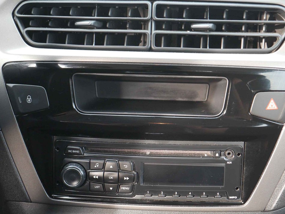 Peugeot 301 1.6 VTi Allure
