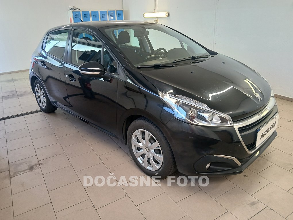 Peugeot 208 1.2i 