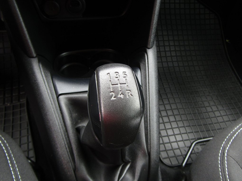 Peugeot 208 1.2i 
