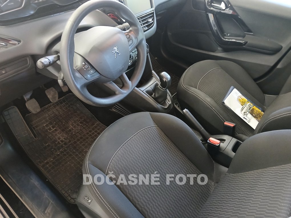 Peugeot 208 1.2i 