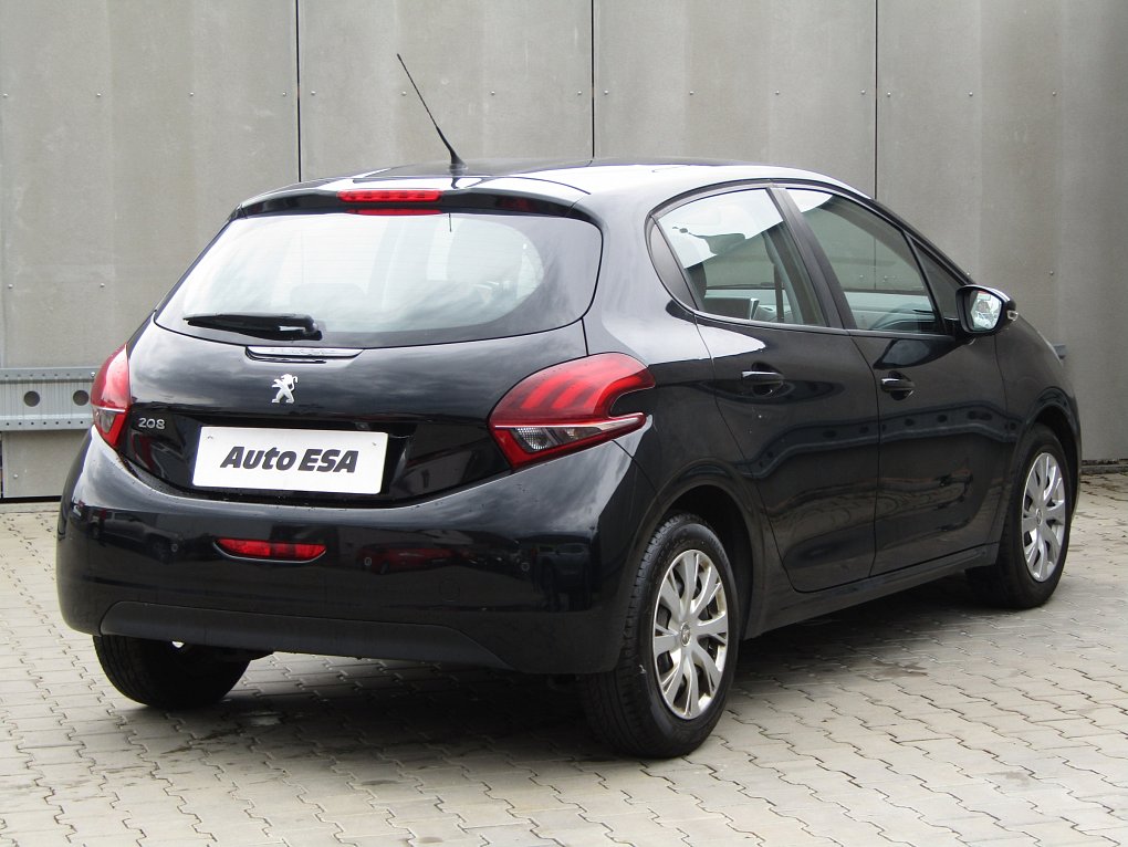 Peugeot 208 1.2i 