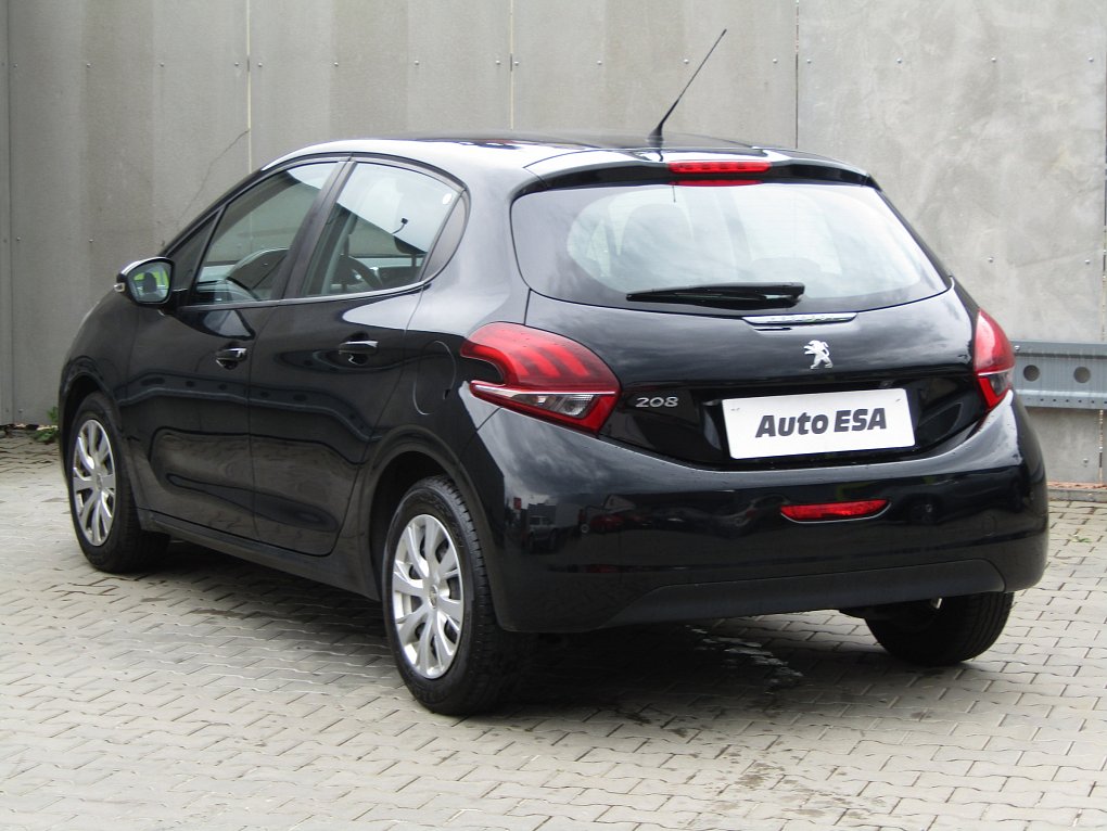 Peugeot 208 1.2i 