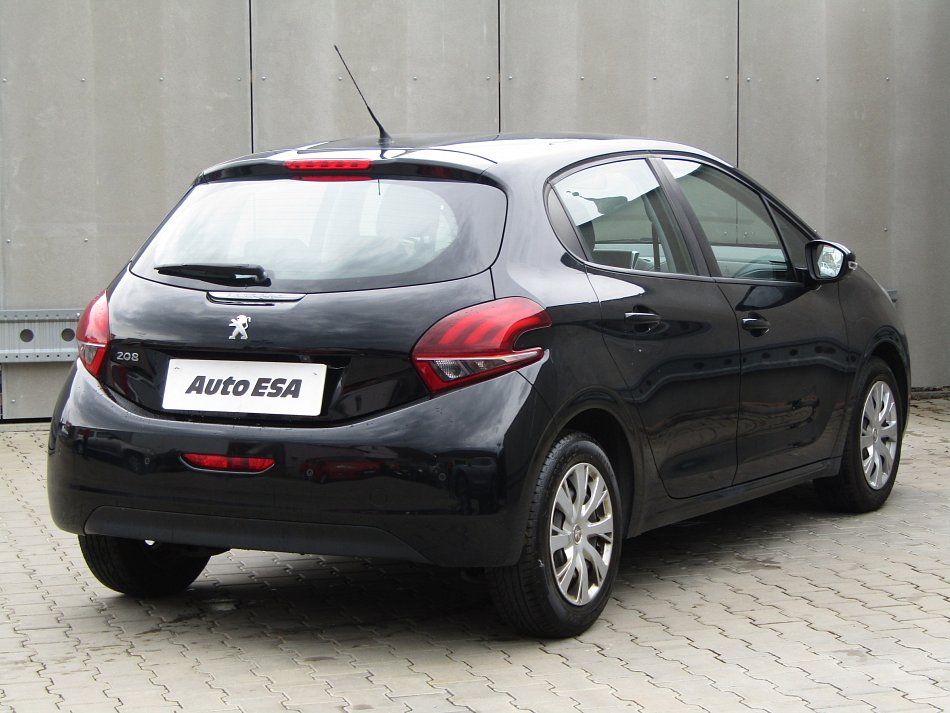 Peugeot 208 1.2i 