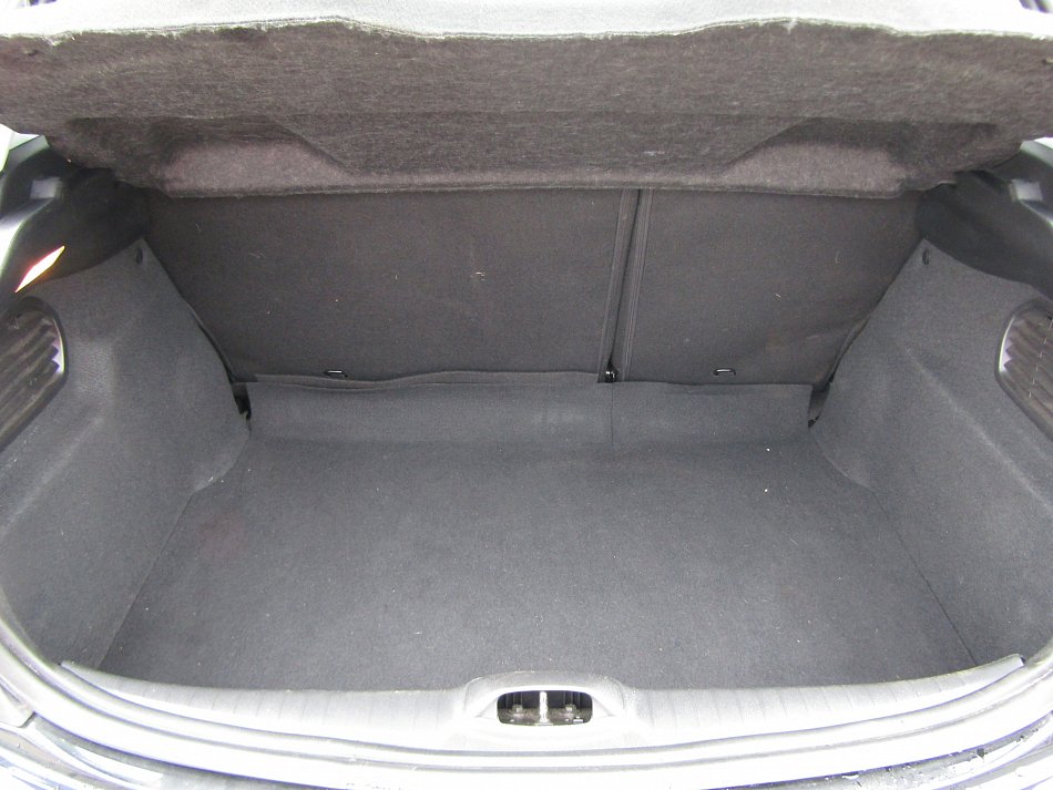 Peugeot 208 1.2i 