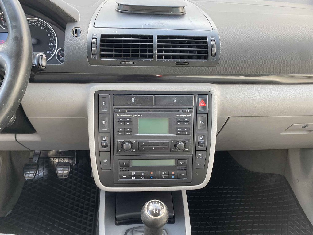 Volkswagen Sharan 2.0i 