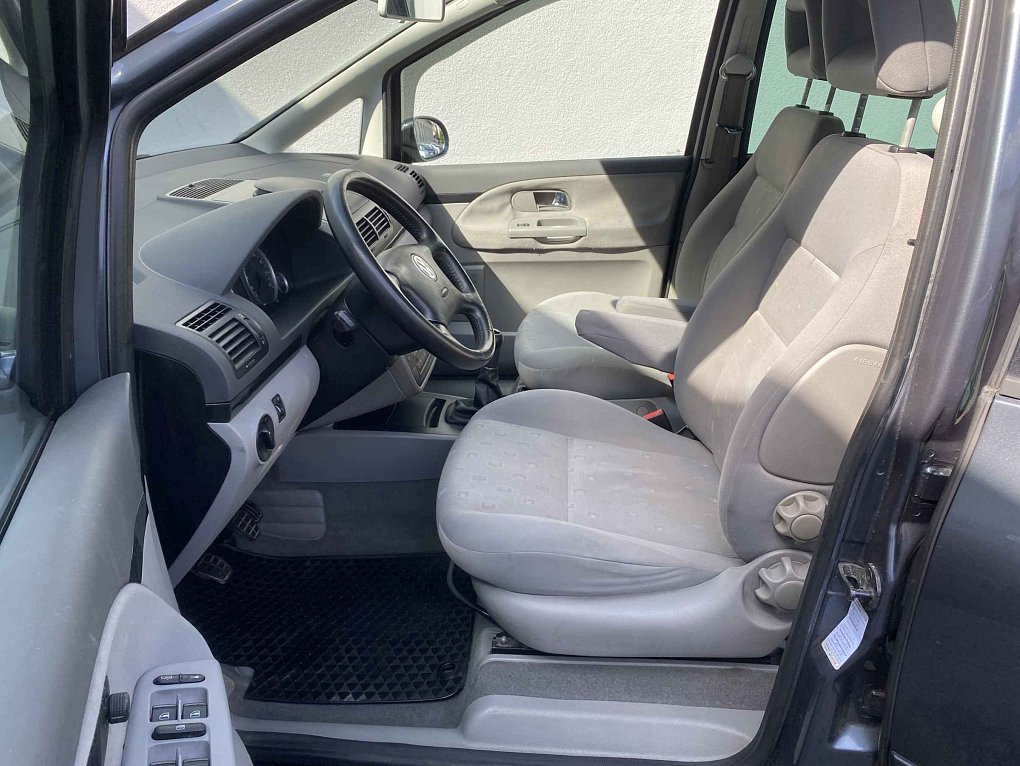 Volkswagen Sharan 2.0i 