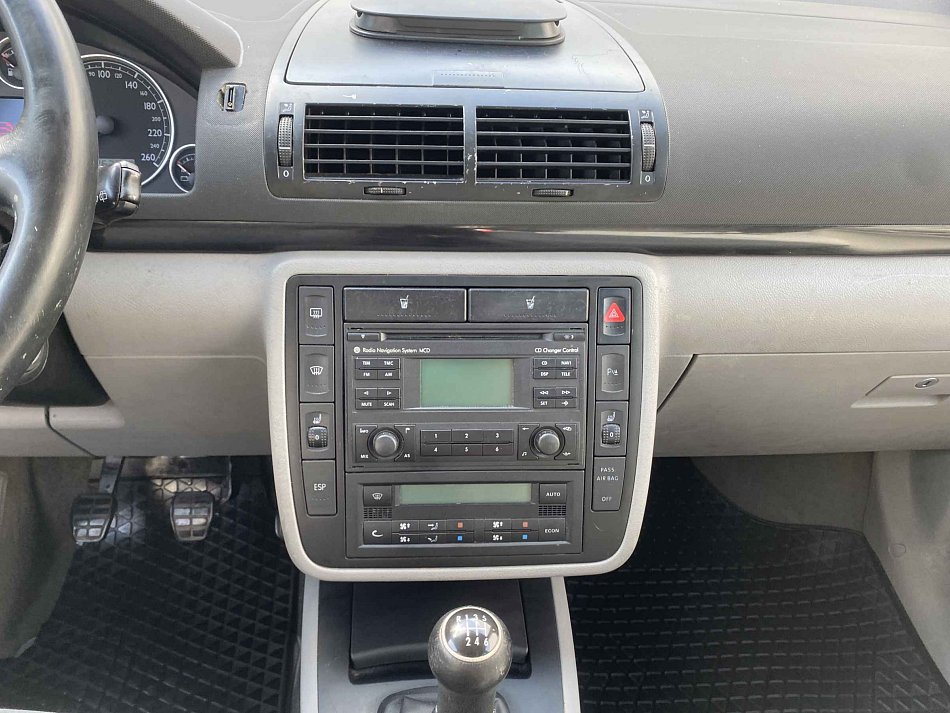 Volkswagen Sharan 2.0i 