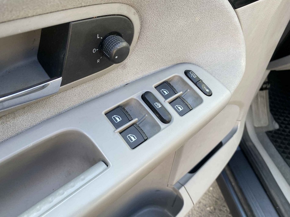 Volkswagen Sharan 2.0i 