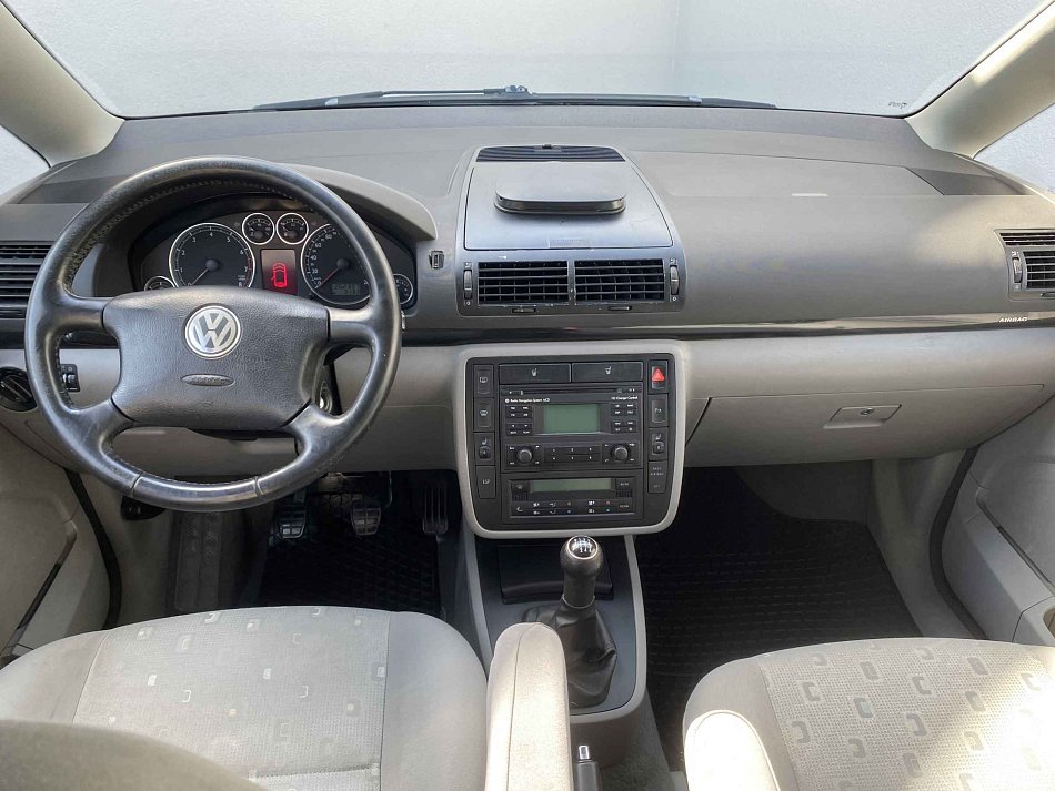Volkswagen Sharan 2.0i 