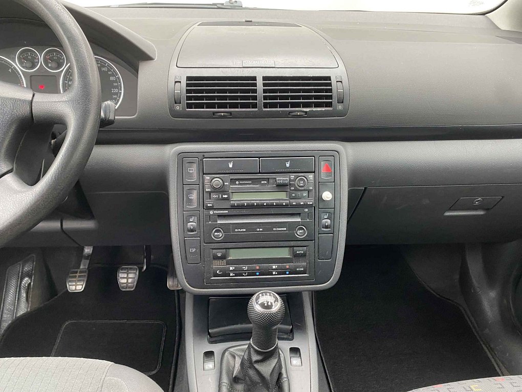 Volkswagen Sharan 1.9 TDi 