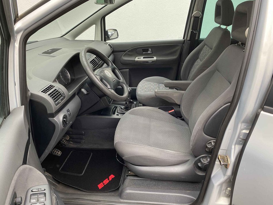 Volkswagen Sharan 1.9 TDi 