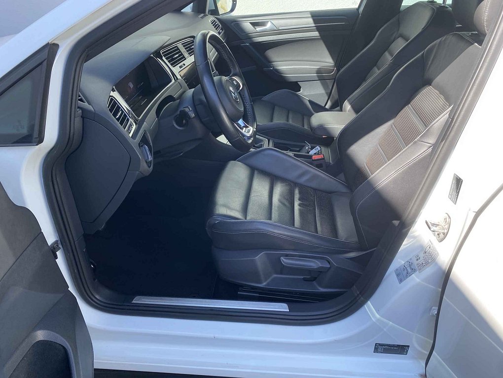 Volkswagen Golf 2.0 TDi GTD