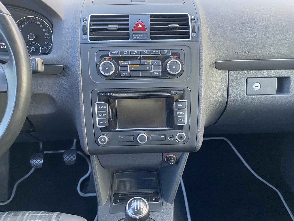 Volkswagen Touran 1.4 TSi CROSS