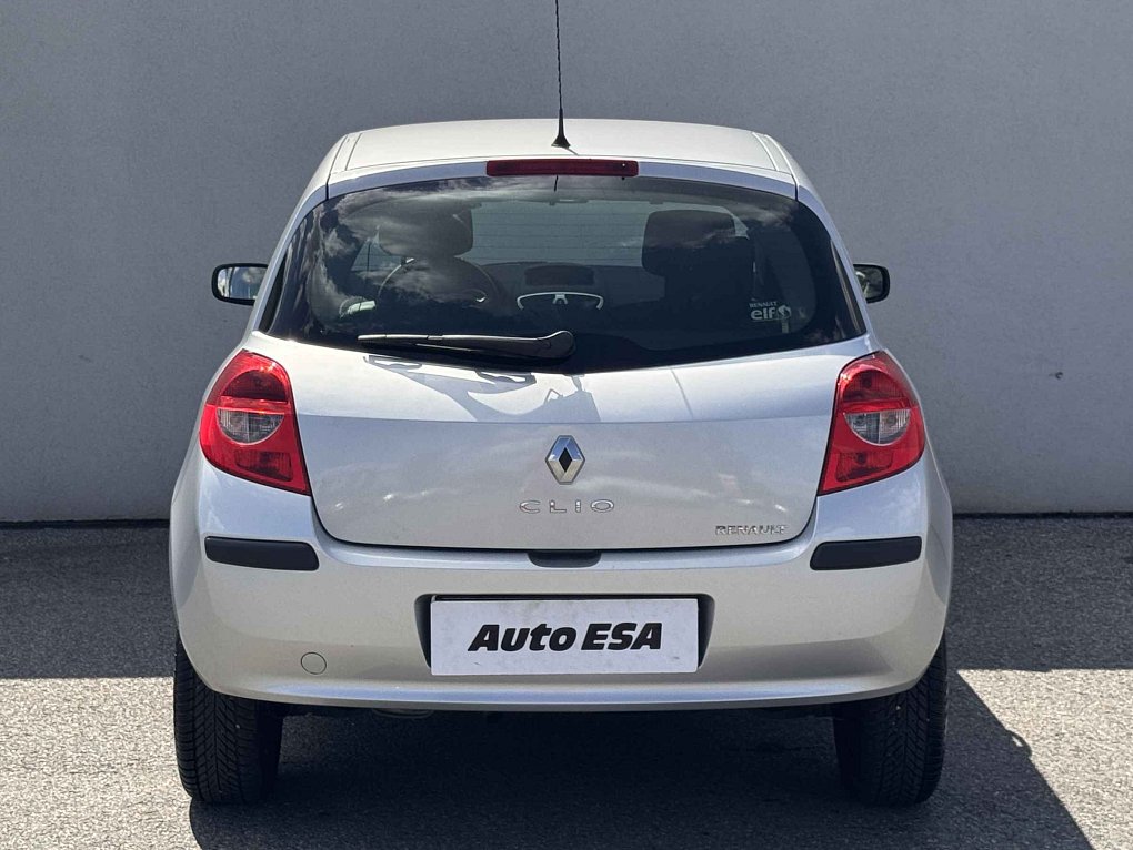 Renault Clio 1.2i 
