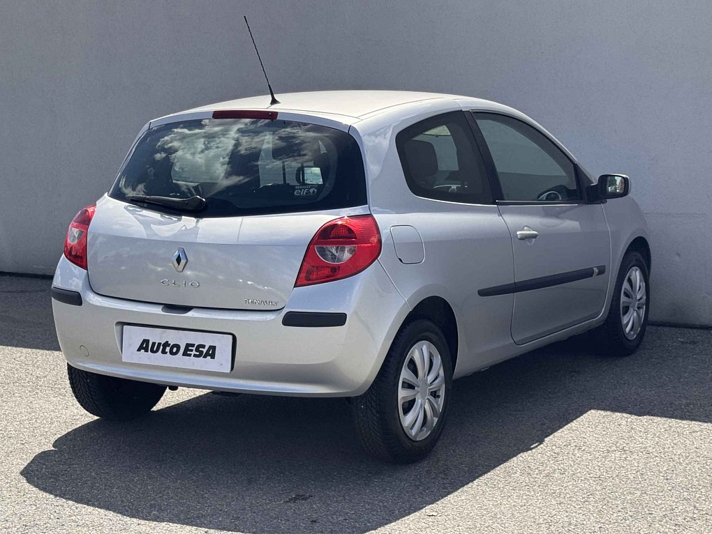 Renault Clio 1.2i 