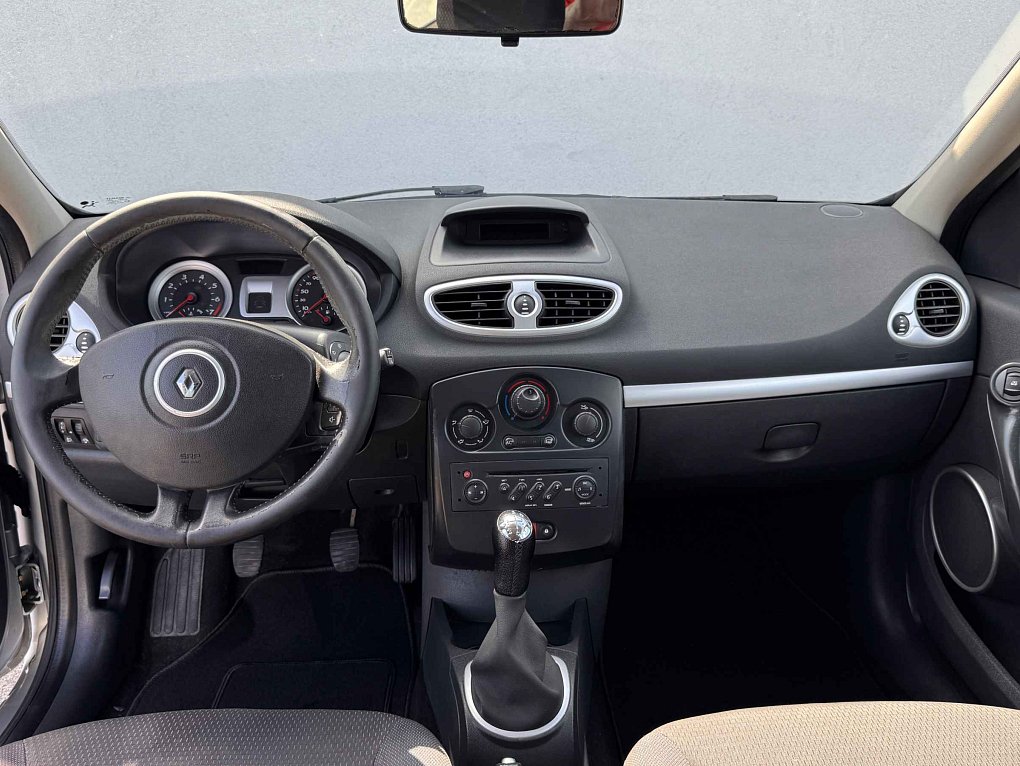 Renault Clio 1.2i 