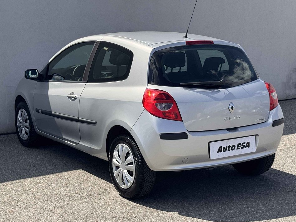 Renault Clio 1.2i 