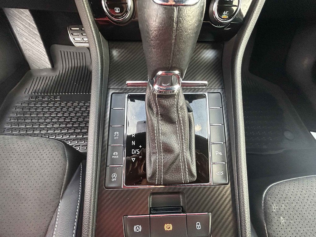 Škoda Superb III 2.0 TDi SportLine