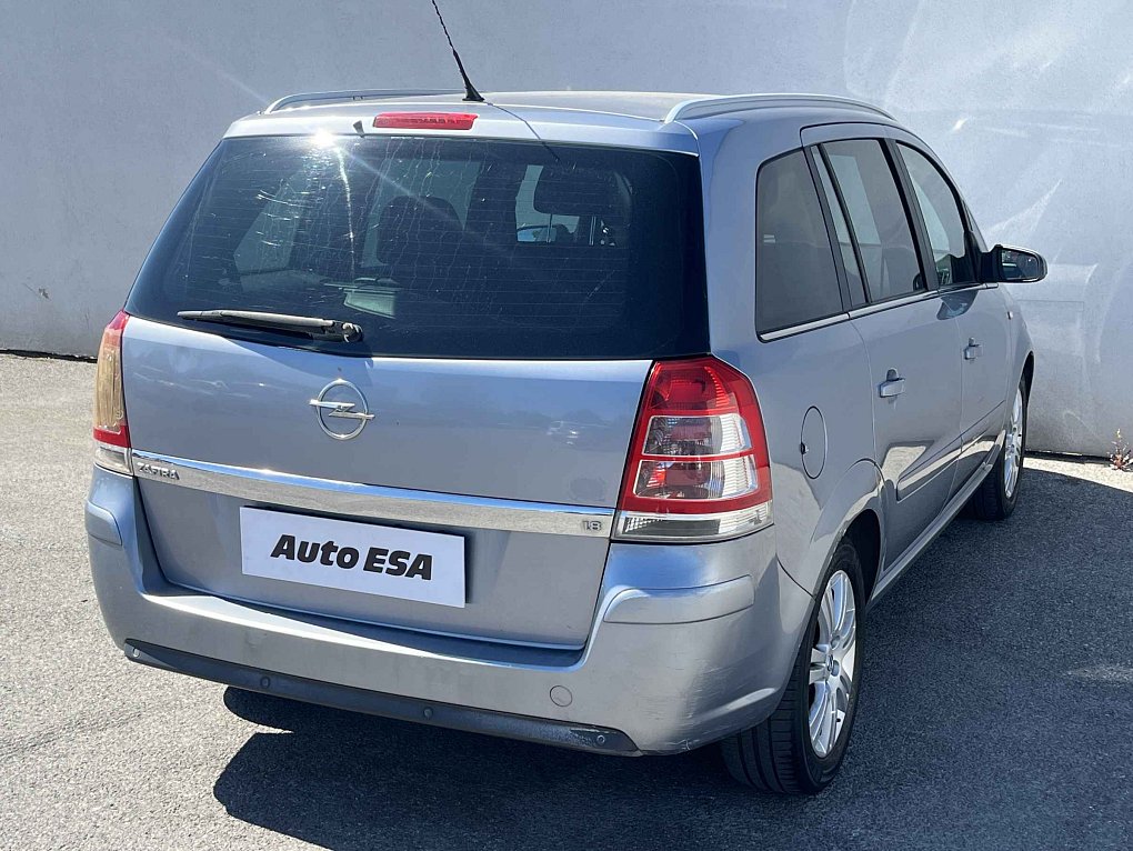 Opel Zafira 1.8 16V  7míst