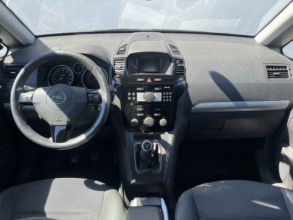 Opel Zafira 1.8 16V  7míst