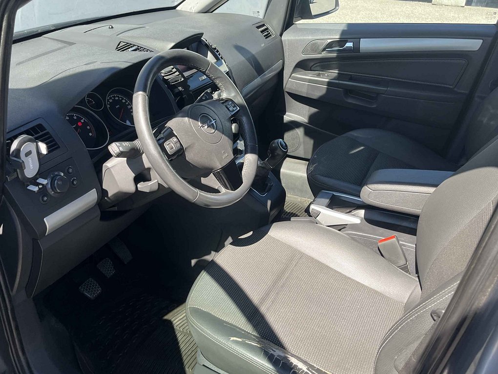 Opel Zafira 1.8 16V  7míst