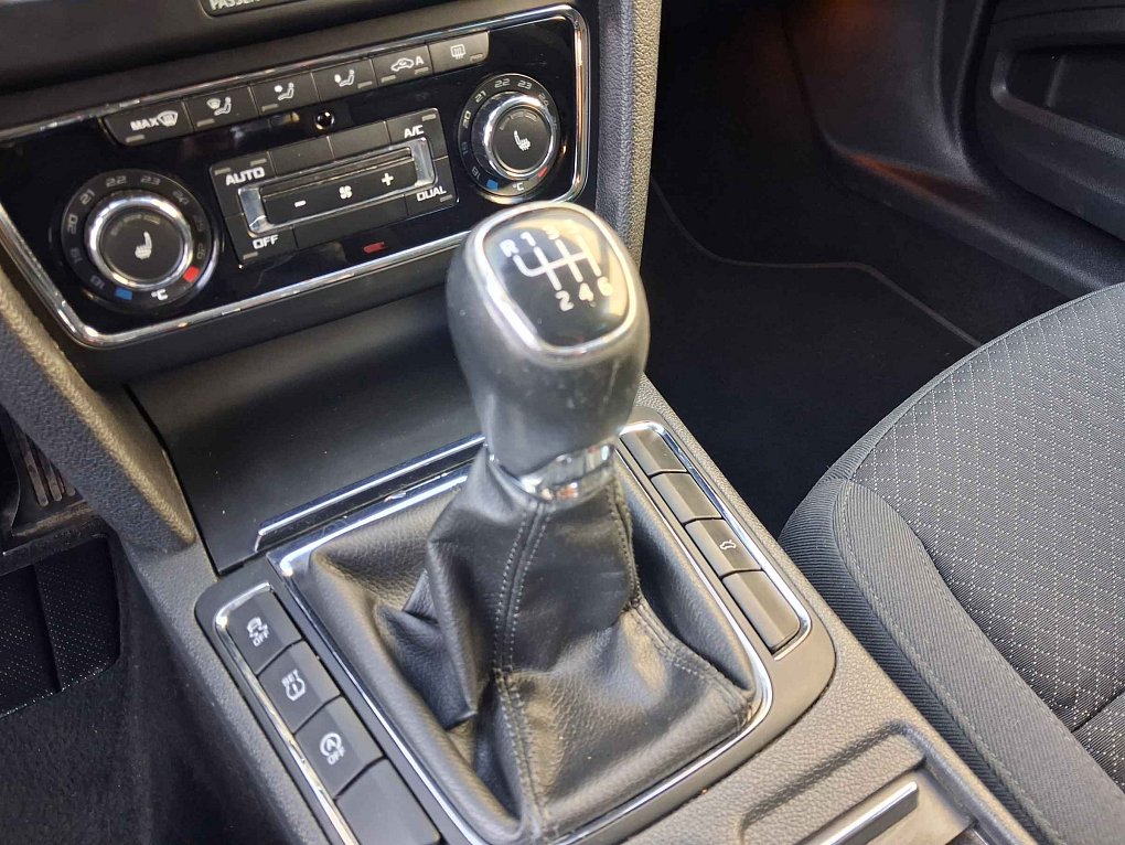 Škoda Superb II 2.0 TDi Ambition