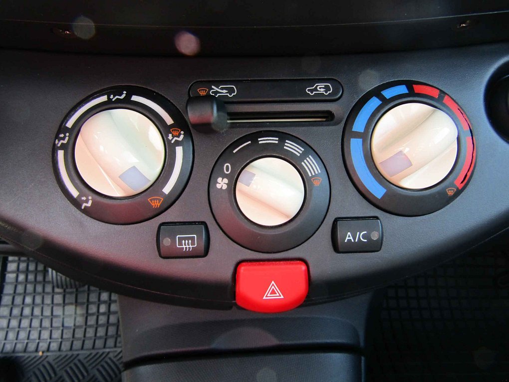 Nissan Micra 1.2i 