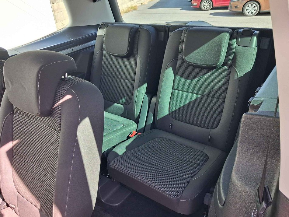 Volkswagen Sharan 2.0 TDi Comfortline 7míst