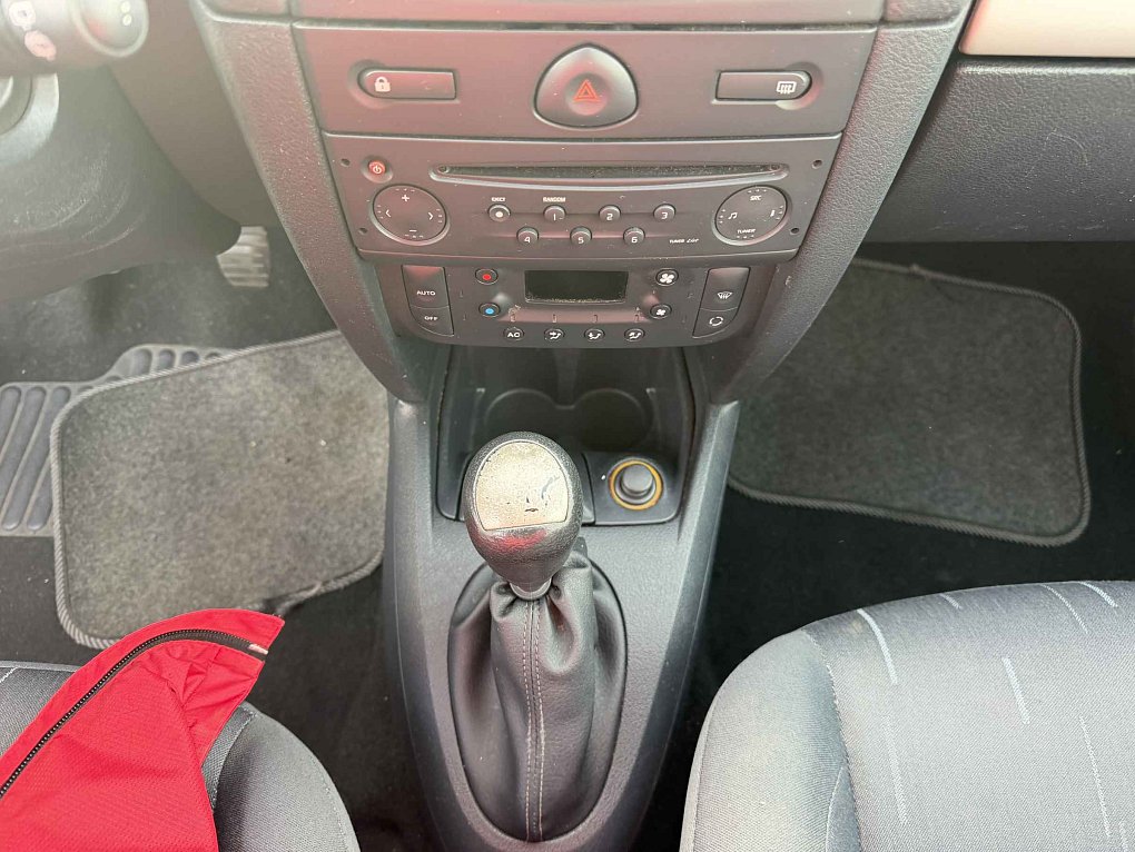 Renault Clio 1.2i 