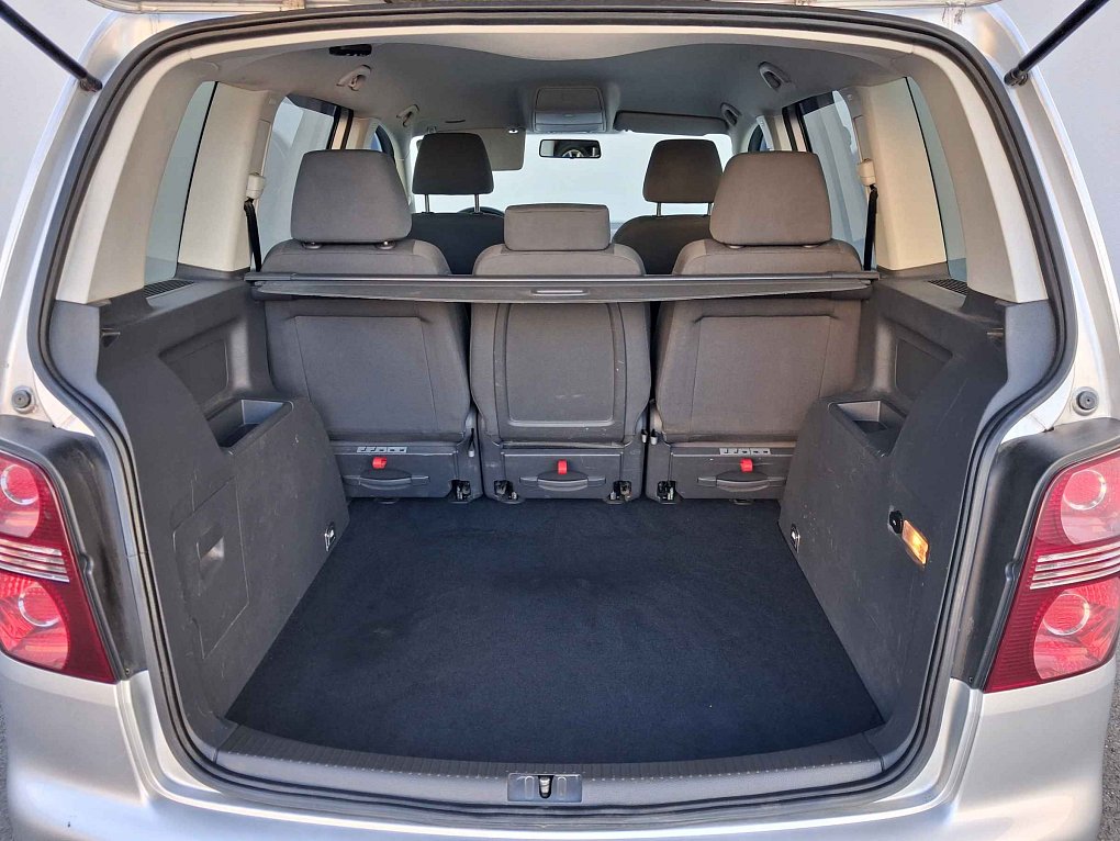 Volkswagen Touran 2.0 i 