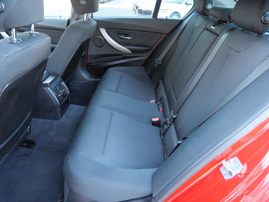 BMW Řada 3 2.0T  320i xDrive