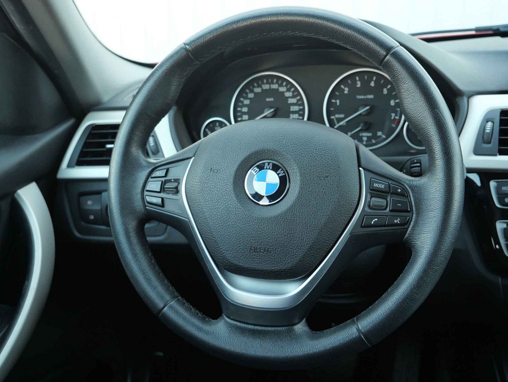 BMW Řada 3 2.0T  320i xDrive
