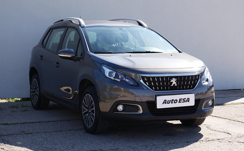 Peugeot 2008 1.2i 