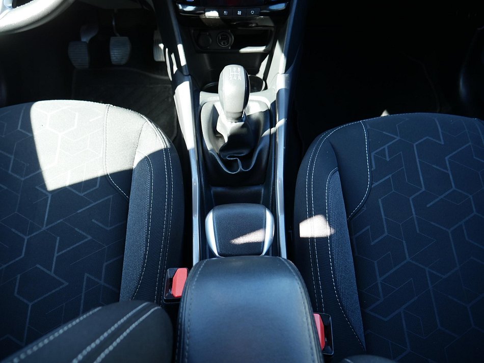 Peugeot 2008 1.2i 