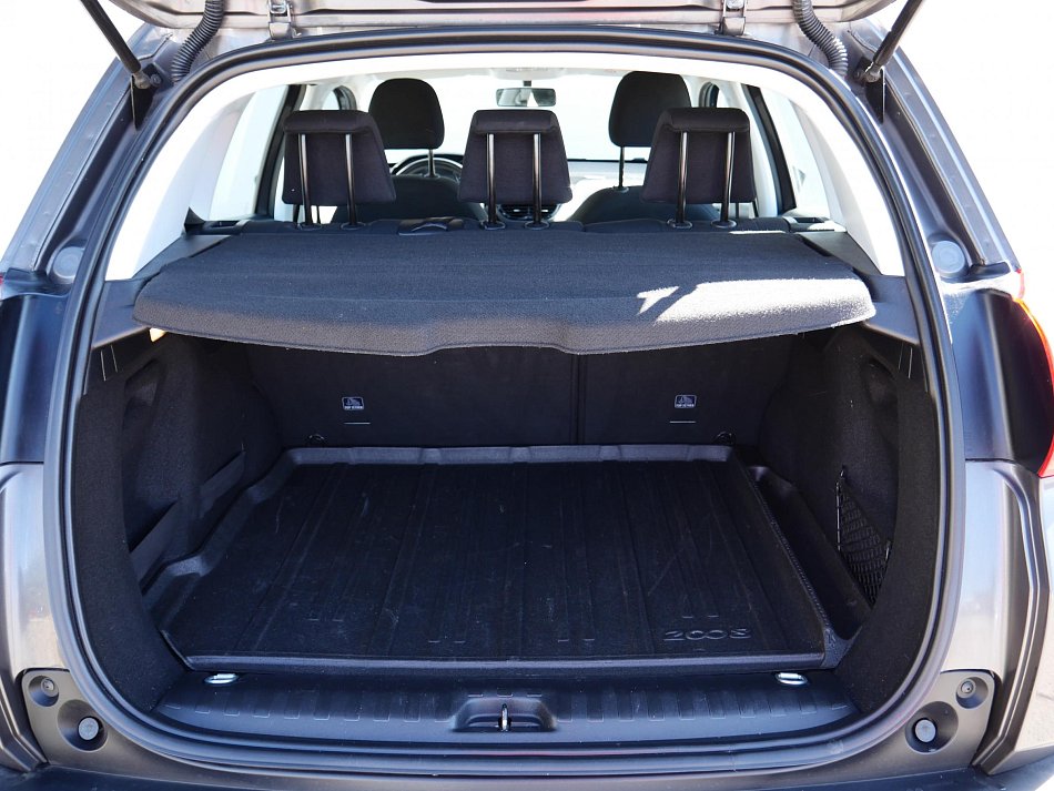 Peugeot 2008 1.2i 